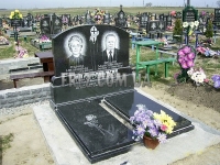 Двойной памятник