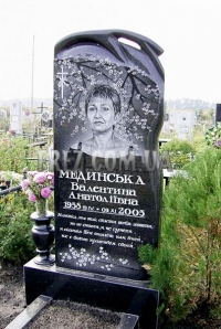 Гранитный памятник в Луцке