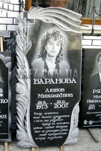 Гранитный памятник в Мелитополе