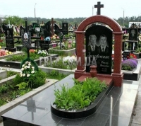 Двойной гранитный памятник 