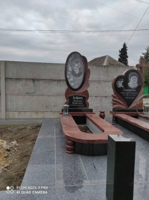 Памятник для женщины