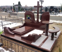 Гранитный памятник в Луцке
