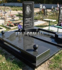 Памятник двойной габбро