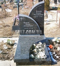 Памятник двойной