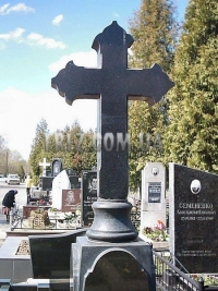 Крест памятника